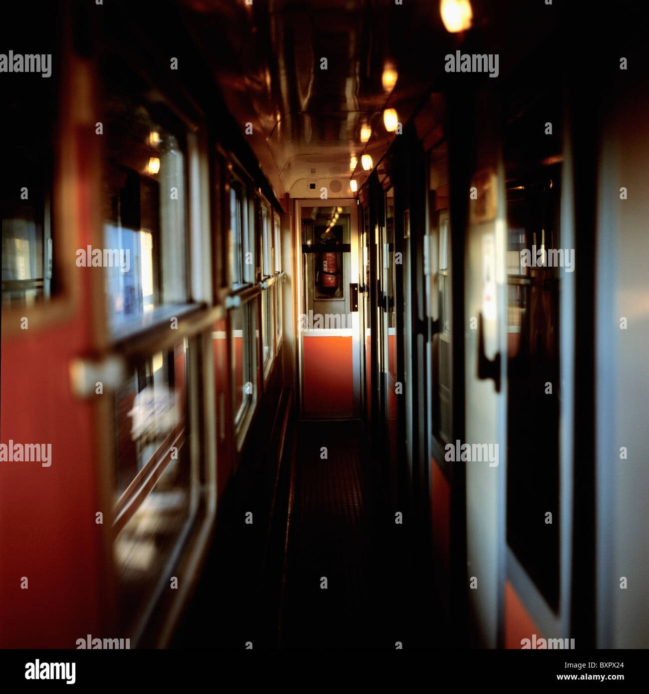 Innenraum des Korridors der französischen Schlafwagen der Bahn Stockfoto