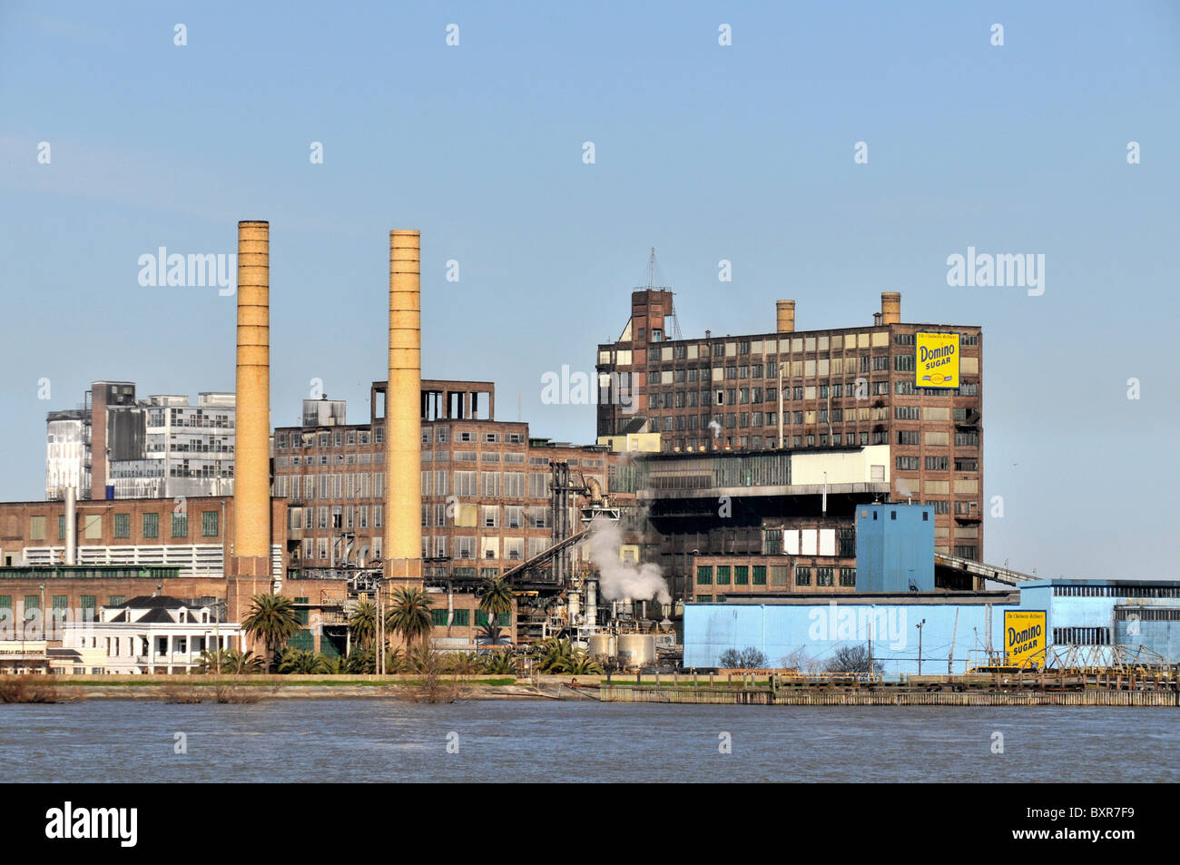 Domino Zuckerraffinerie am Mississippi River, New Orleans, Louisiana Stockfoto