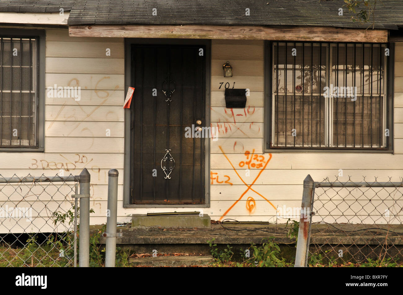 Retter-Markierungen auf Haus im unteren 9th Ward während Hurrikan Katrina Überschwemmungen, New Orleans, Louisiana Stockfoto