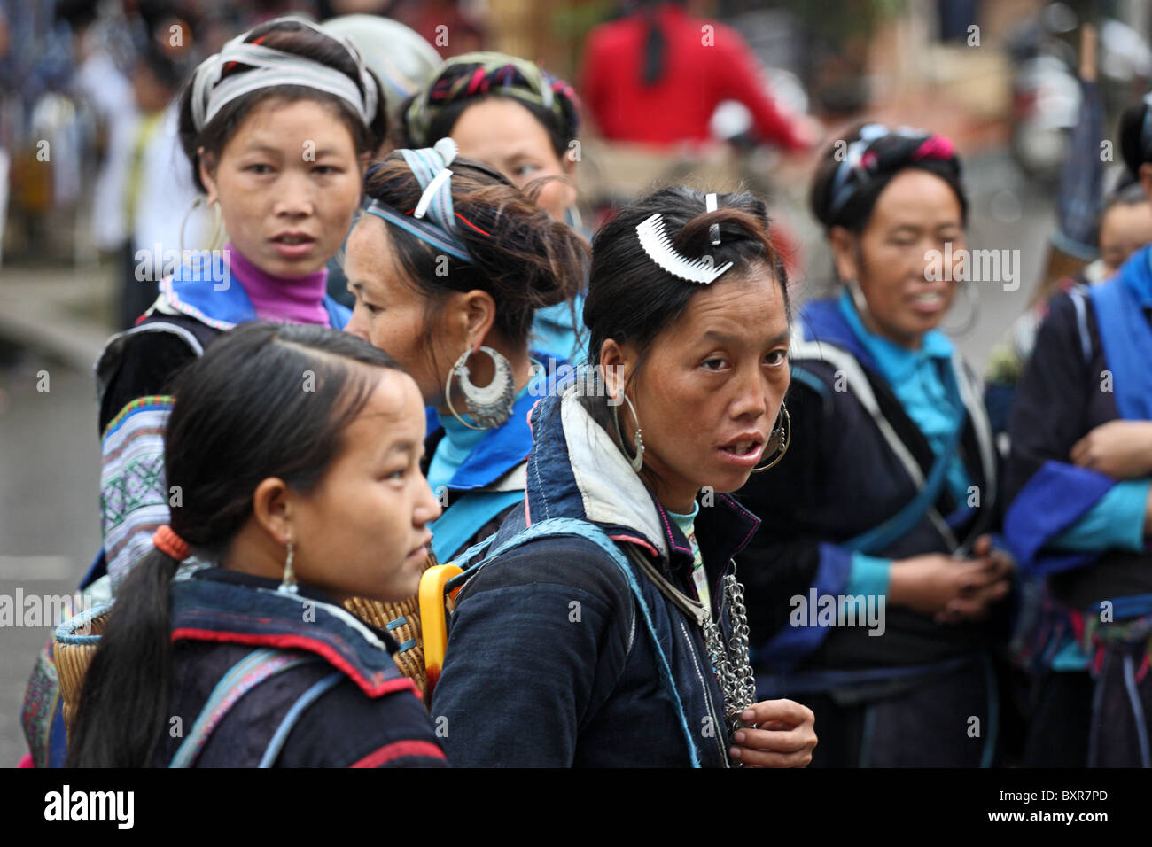 Black Hmong Hill Stamm / ethnische Minderheit in Sapa, Nordvietnam Stockfoto