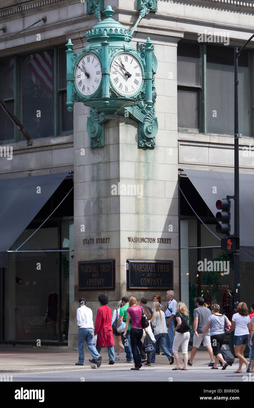 Uhr bei Macys Shop Abteilung, früher Marshall Field's, State Street, Chicago, Illinois, USA Stockfoto