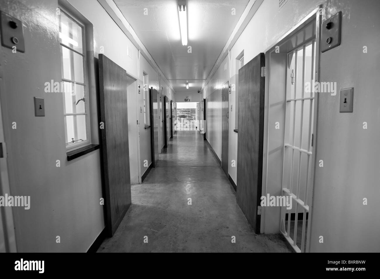 Ehemaliges Gefängnis Flügel & Zellen wo Nelson Mandela auf Robben Island, Cape Town, Südafrika fand Stockfoto