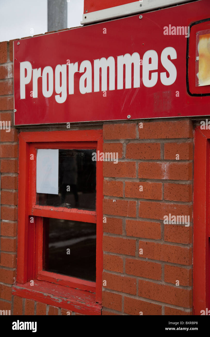 Nottingham Forest Football Club NFFC Programm Stall zu verkaufen Spieltag Programme England UK Stockfoto