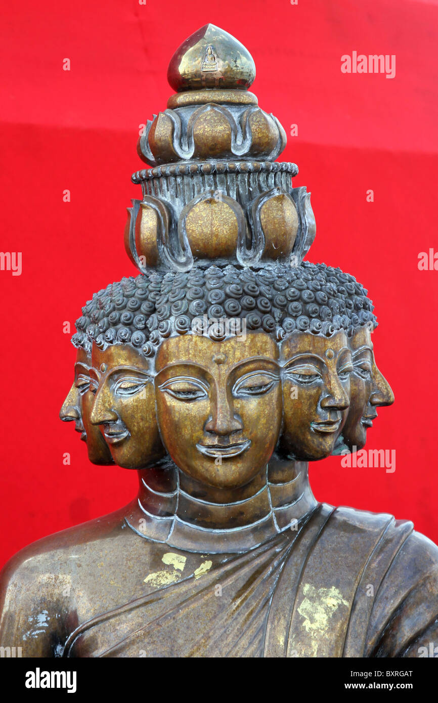 Viele konfrontiert Göttinnenstatue in Bangkok, Thailand Stockfoto