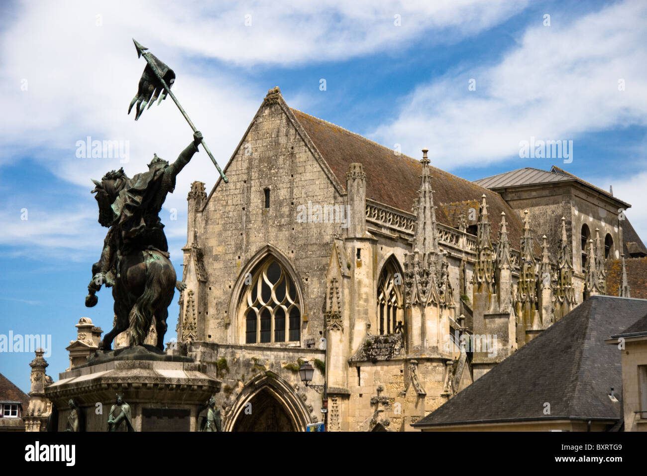 Frankreich, Normandie, Pays d ' Auge, Falaise Kirche und William der Eroberer Statue Stockfoto