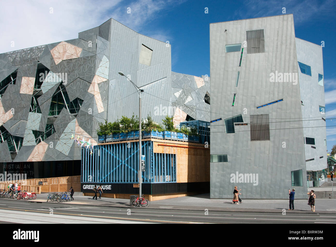 Australien, Victoria, Melbourne, Central Business District, Federation Square Flinders Street Fassade Stockfoto