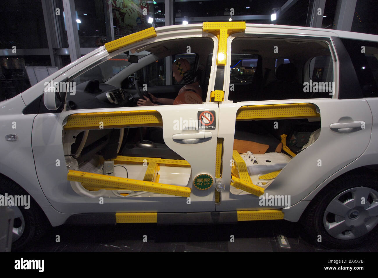 NCAP-Auto-Sicherheit-Käfig-Zelle-Chassis crash Test dummy Stockfoto