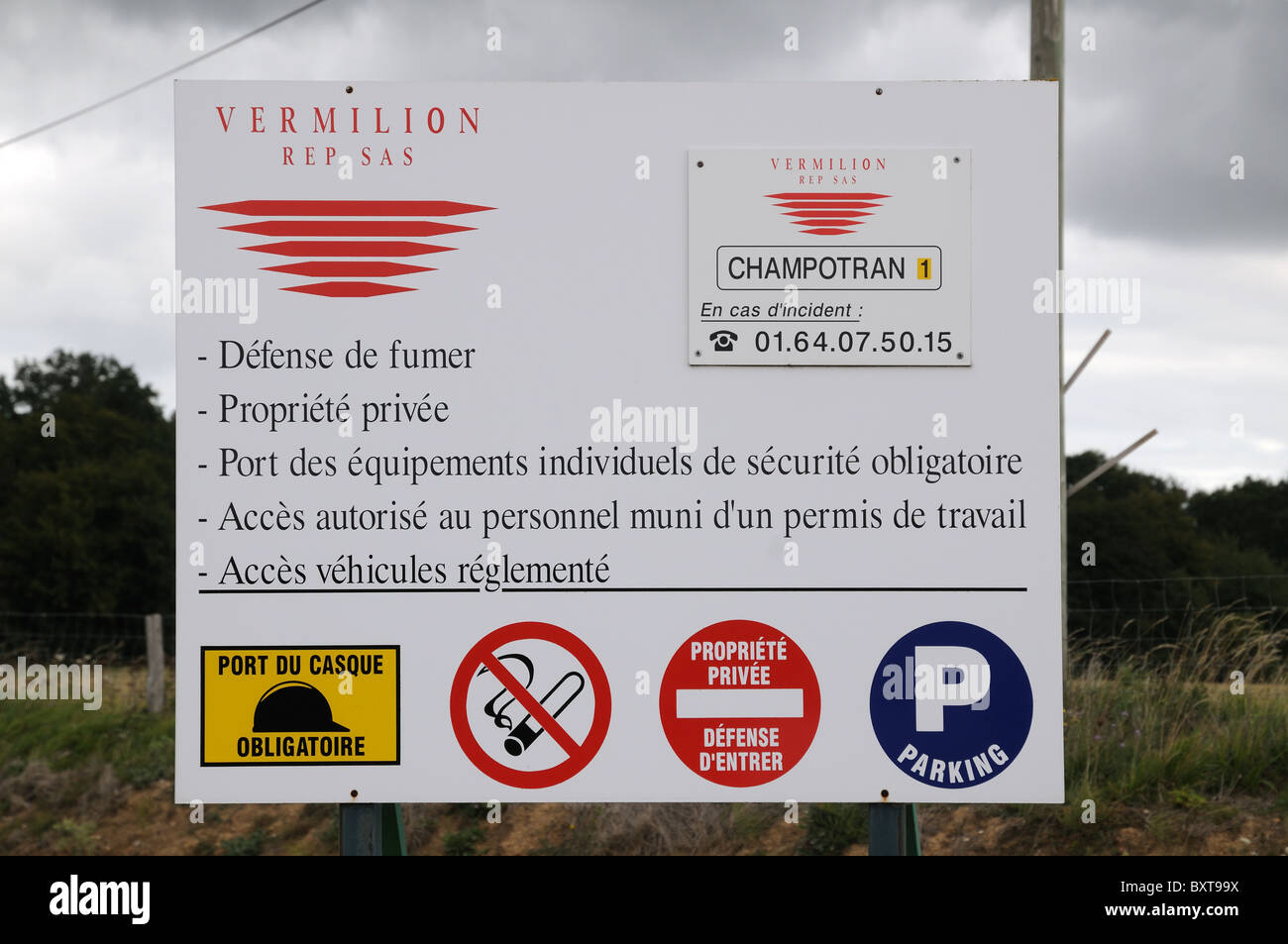 Melden Sie außen Vermilion Oil Brunnenpumpen im Champotran Frankreich Schiefer Bohren in das so genannte Paris Becken 60km östlich von Paris Stockfoto