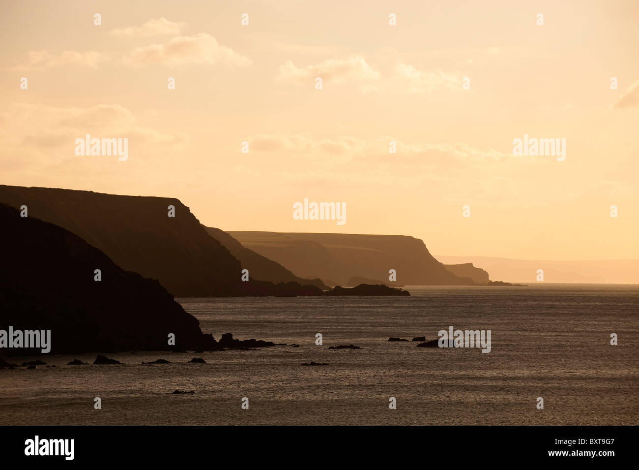 Blick Süden entlang der Nordküste von Devon in der Nähe von Hartland Quay, England, Vereinigtes Königreich Stockfoto