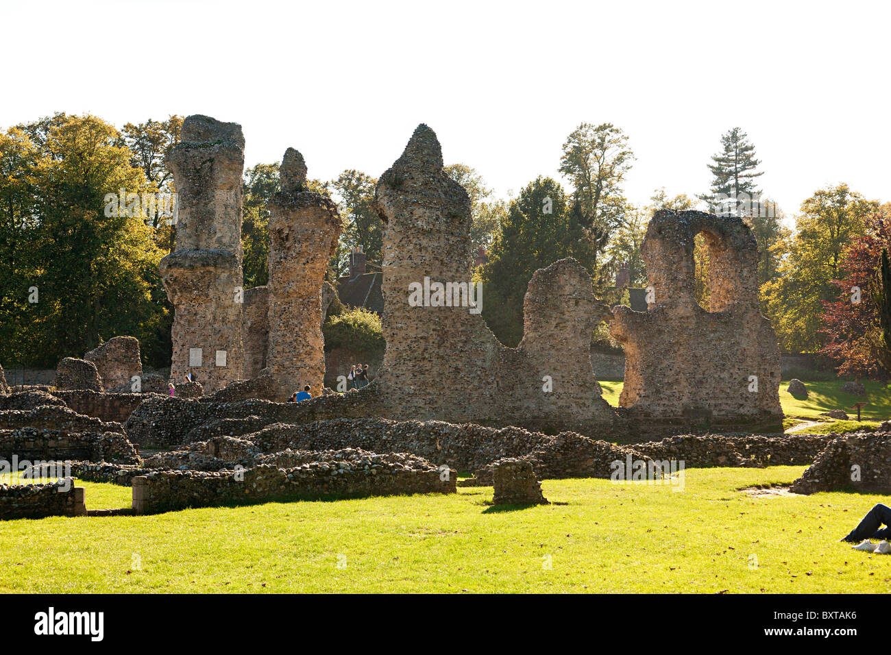 Die Ruinen der alten Abtei im Klostergarten, Bury St Edmunds, Suffolk, UK Stockfoto