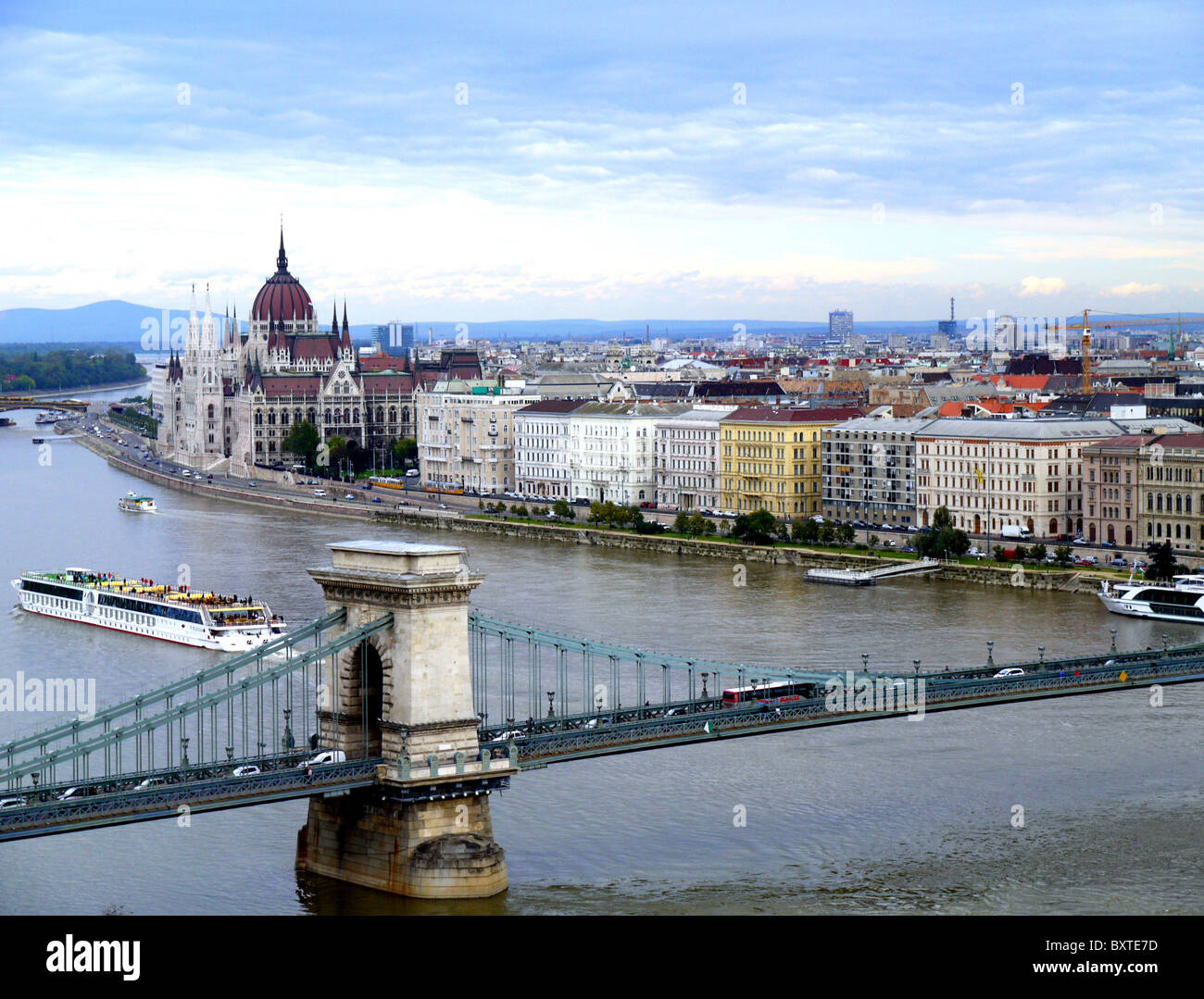 Kettenbrücke & Parlamentsgebäude, Budapest Stockfoto