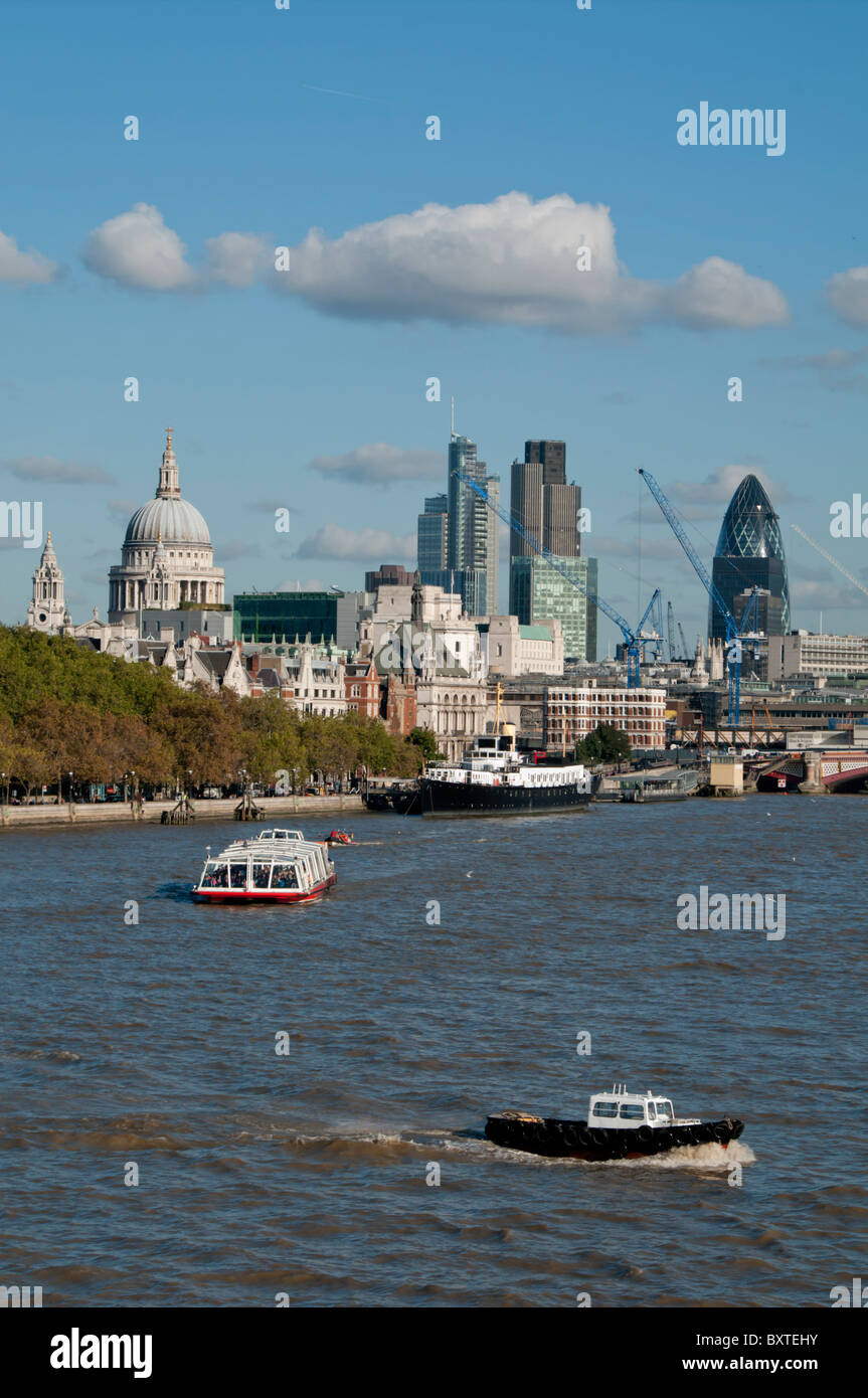 Europa, Großbritannien, England, London, Skyline der Stadt mit Heron-Tower Stockfoto