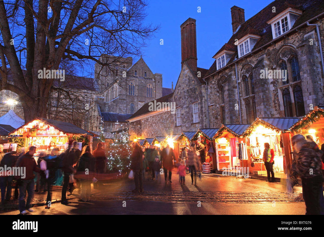 Winchester Weihnachtsmarkt, Winchester Cathedral Stockfoto