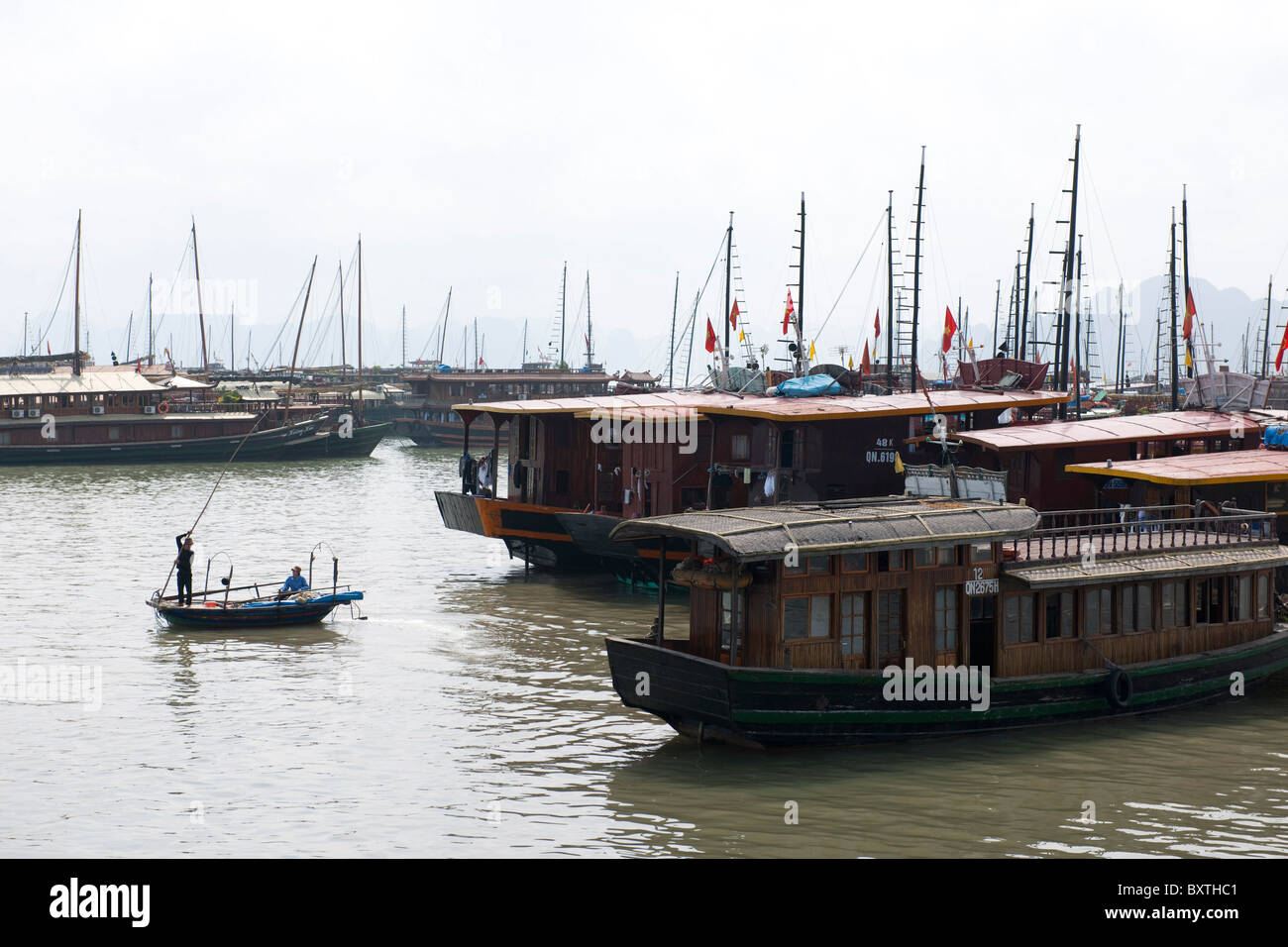 Bai Chay Hafen, Halong Stadt, Halong Bucht, Vietnam Stockfoto
