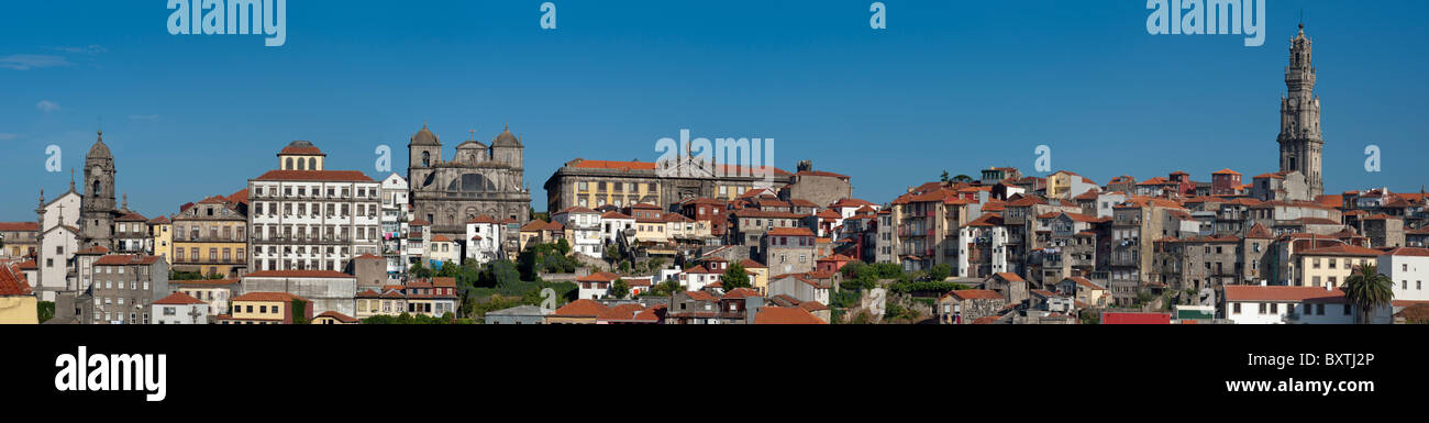 Portugal, Porto, Altstadt und der Torre Dos Clerigos Stockfoto