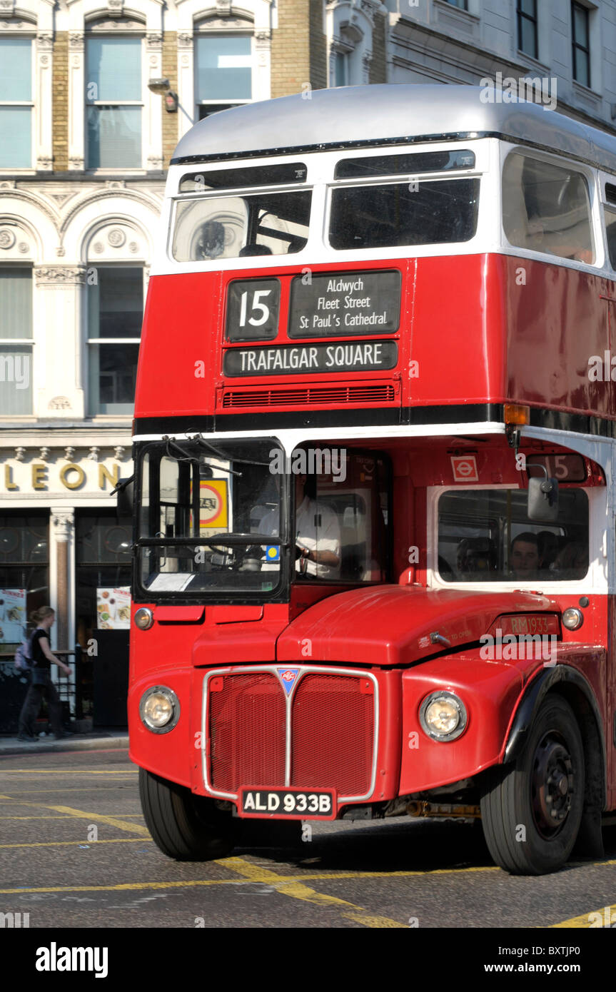 Routemaster-Nr. 15-Bus am Ludgate Circus Stockfoto