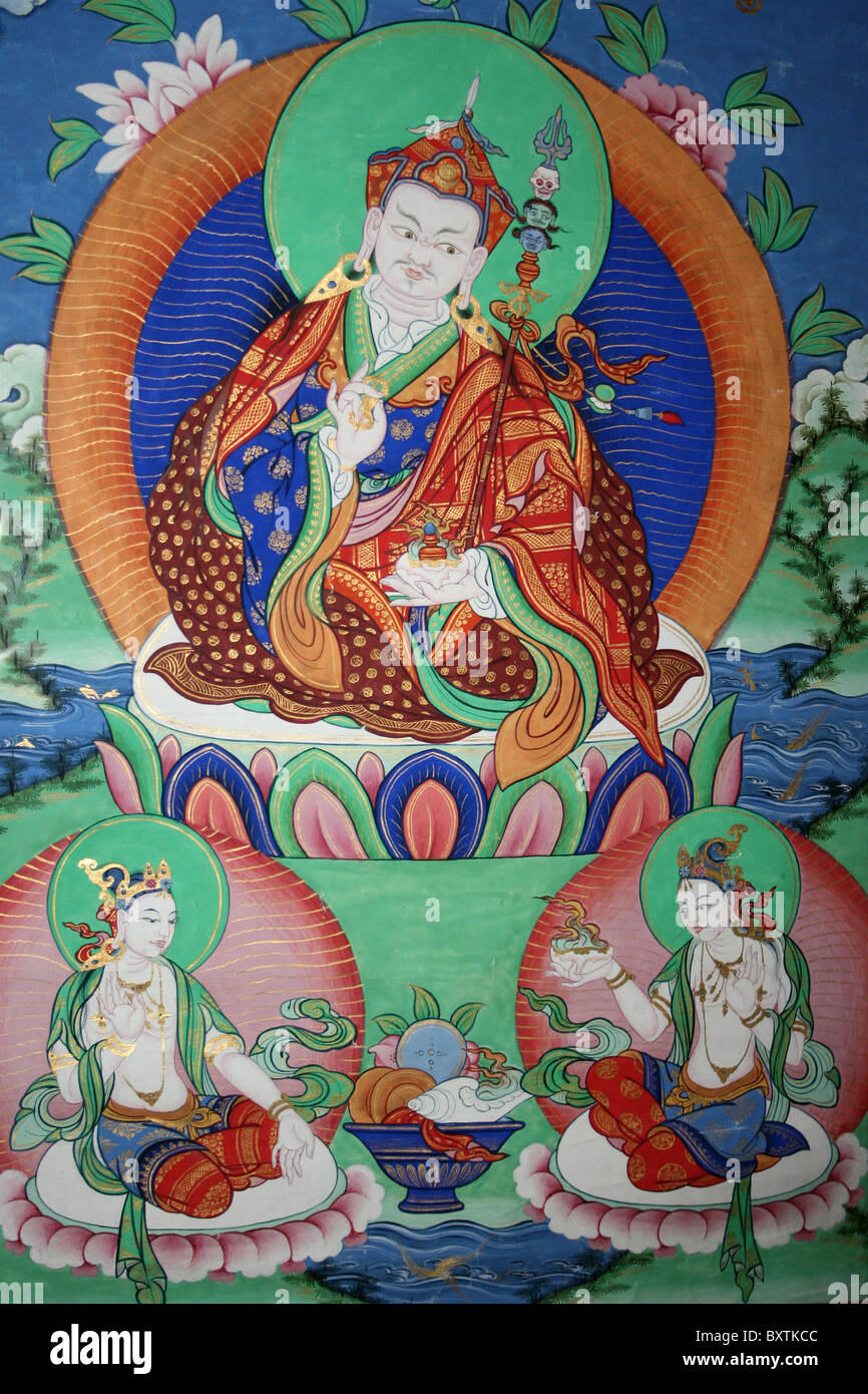 Der Salbei Guru Rinpoche (Padmasambhava) mit seinen beiden Gemahlinnen, Mandarava und Yeshe Tsogyal Stockfoto