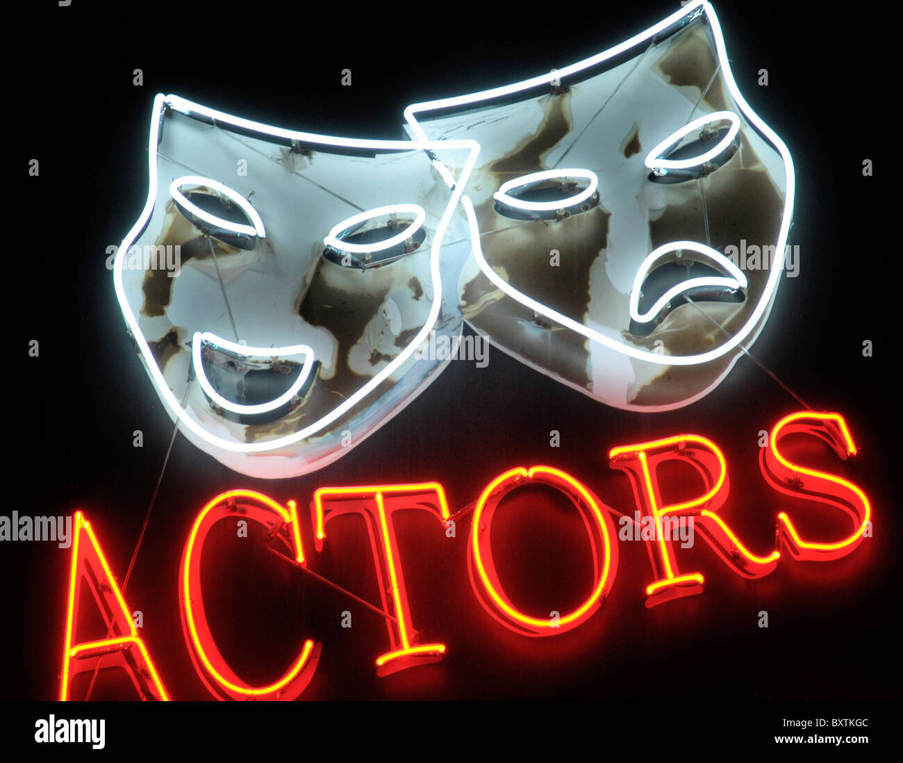 Komödie & Tragödie Neon Masken In Singapur Stockfoto