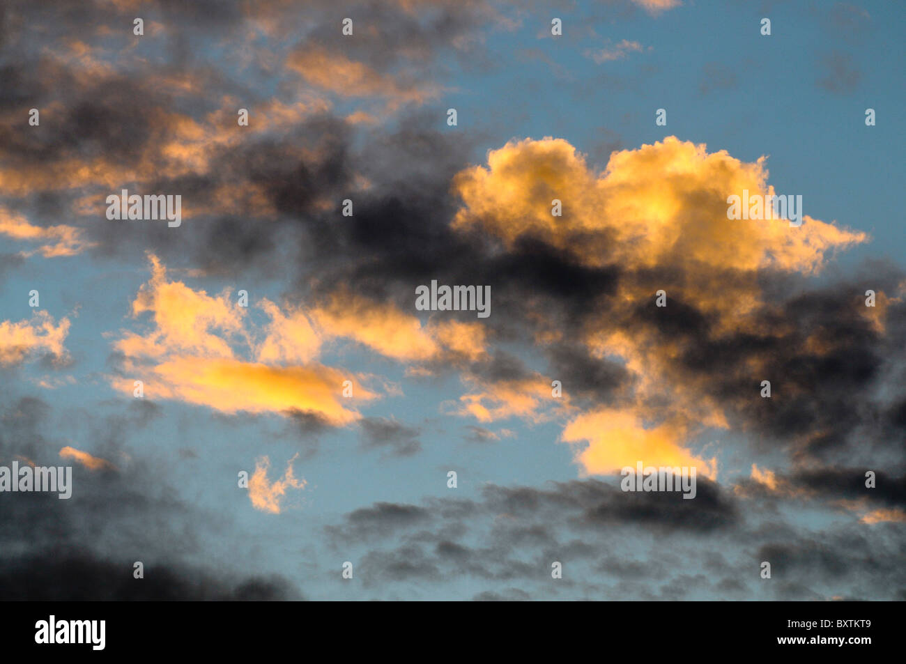 Sonnenuntergang Wolken am Norseman Wa Australien Stockfoto