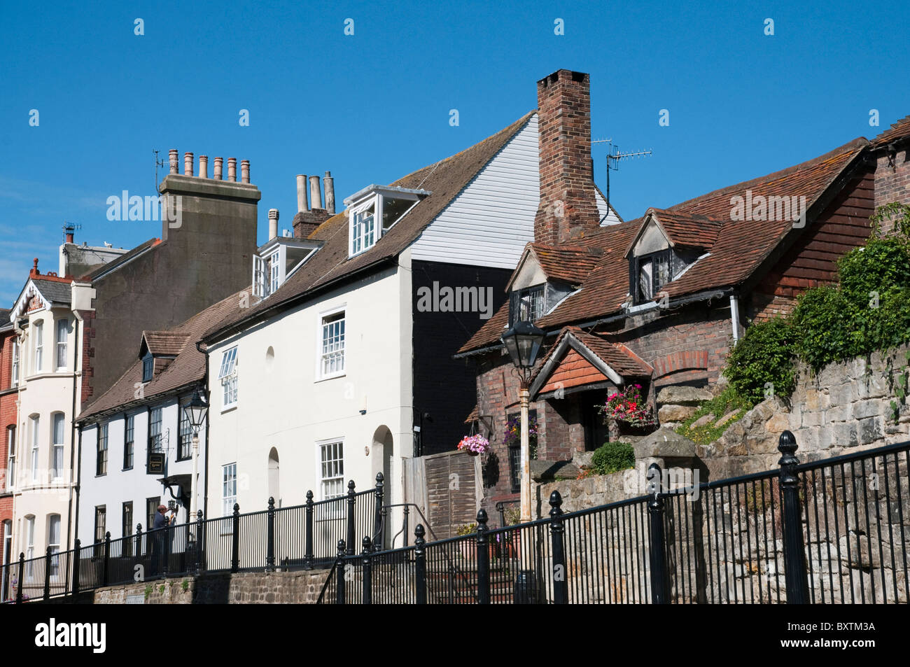 Häuser In der Hauptstraße In der Altstadt In Hastings Sussex Stockfoto