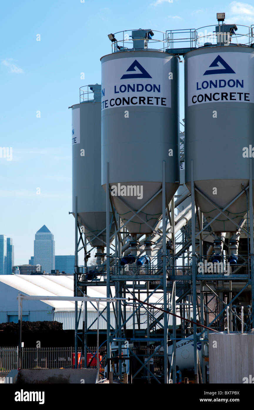 Großbritannien, England, London, Canary Wharf mit Cconcrete Türme Stratford Stockfoto