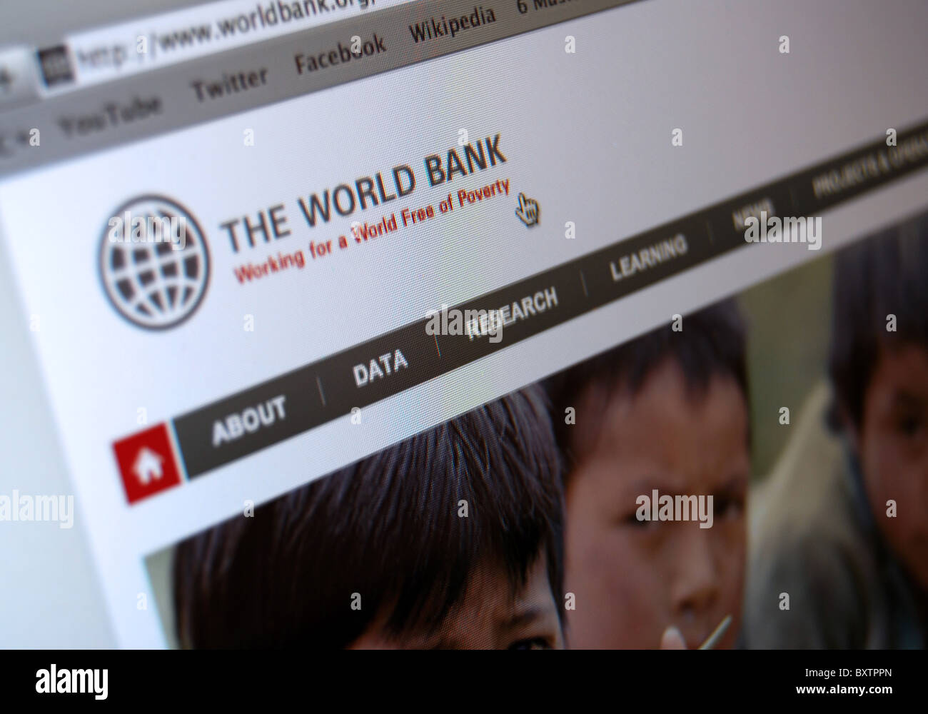 Ein Foto-Illustration der Welt Bank Website Stockfoto