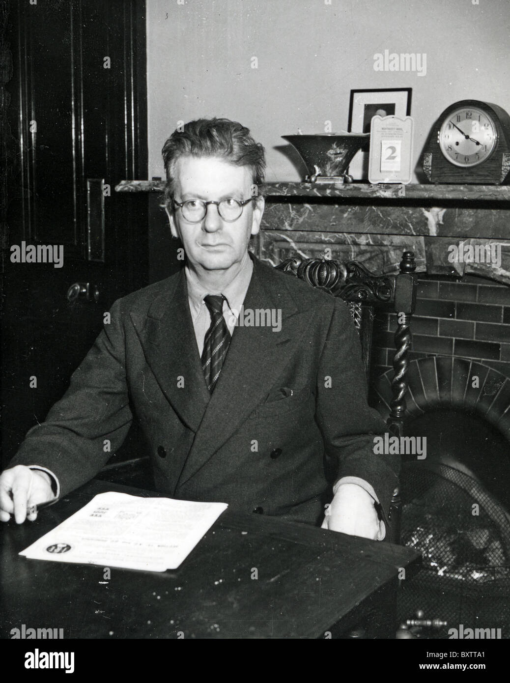 JOHN LOGIE BAIRD (1888 – 1946), schottischer Ingenieur und Erfinder der ein Fernsehsystem gesehen hier im Jahre 1940 Stockfoto