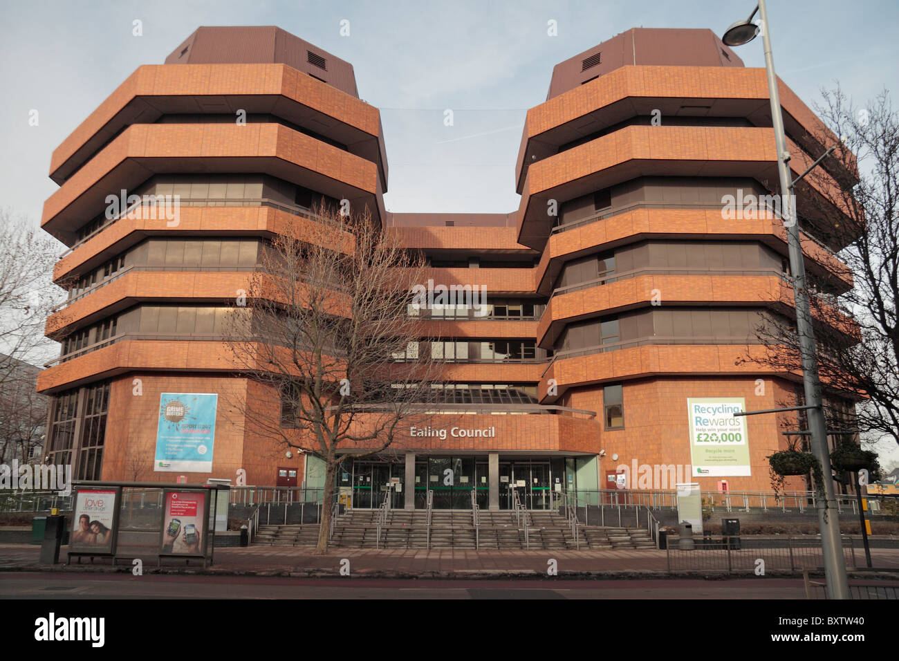 Perceval House, dem Sitz des London Borough of Ealing Council, Uxbridge Road, UK. Stockfoto