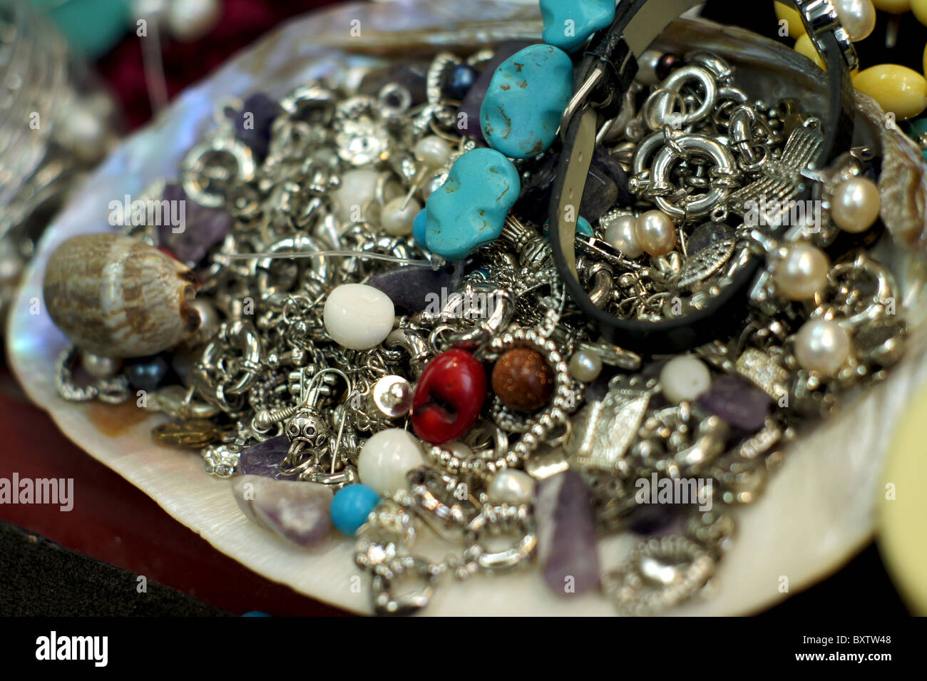 Traditionelle arabische Schmuck Koralle Türkis Silber Perlen Handarbeiten Stockfoto