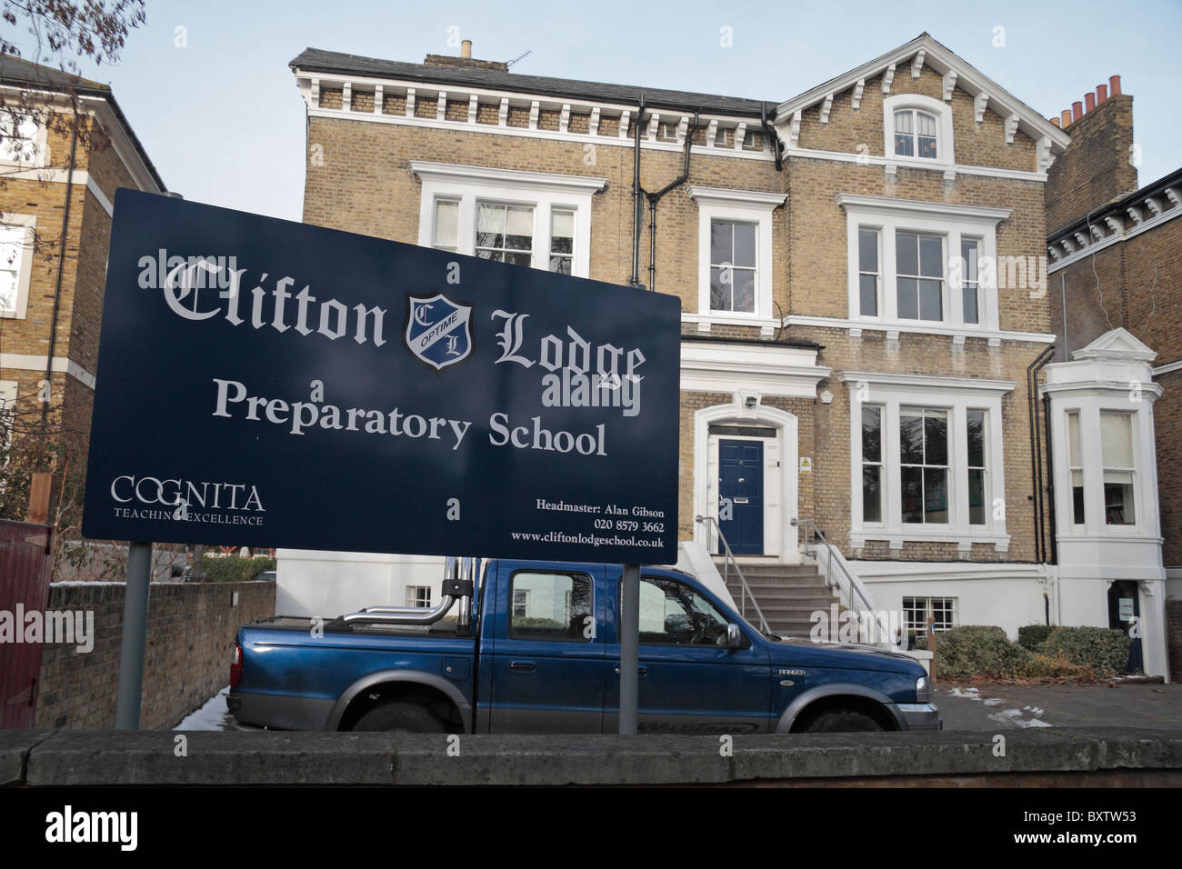 Außenansicht der Clifton Lodge Preparatory School in Mattock Lane, Ealing, West London, UK Stockfoto
