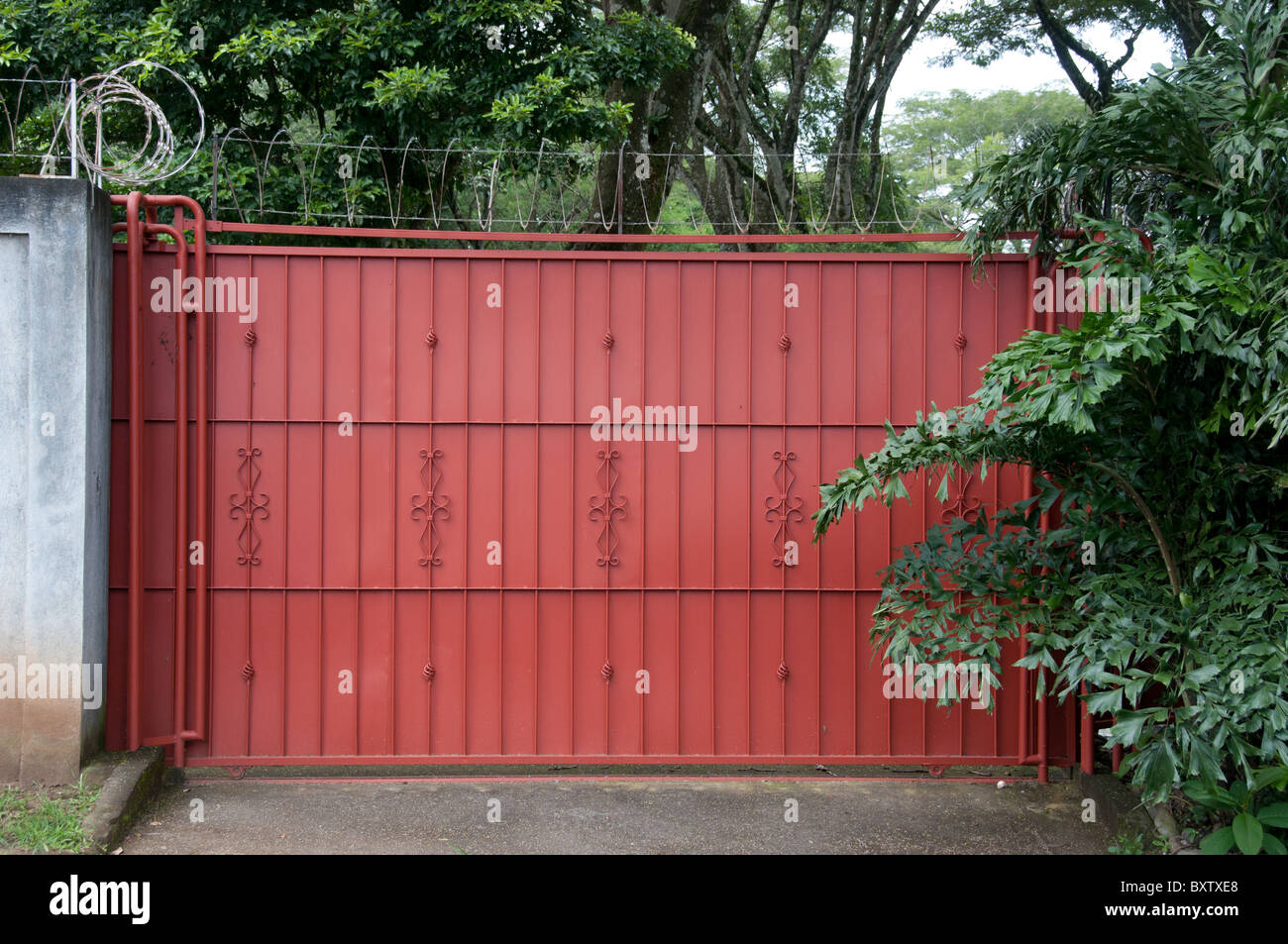 Feste Tür und Zaun costarica Stockfoto