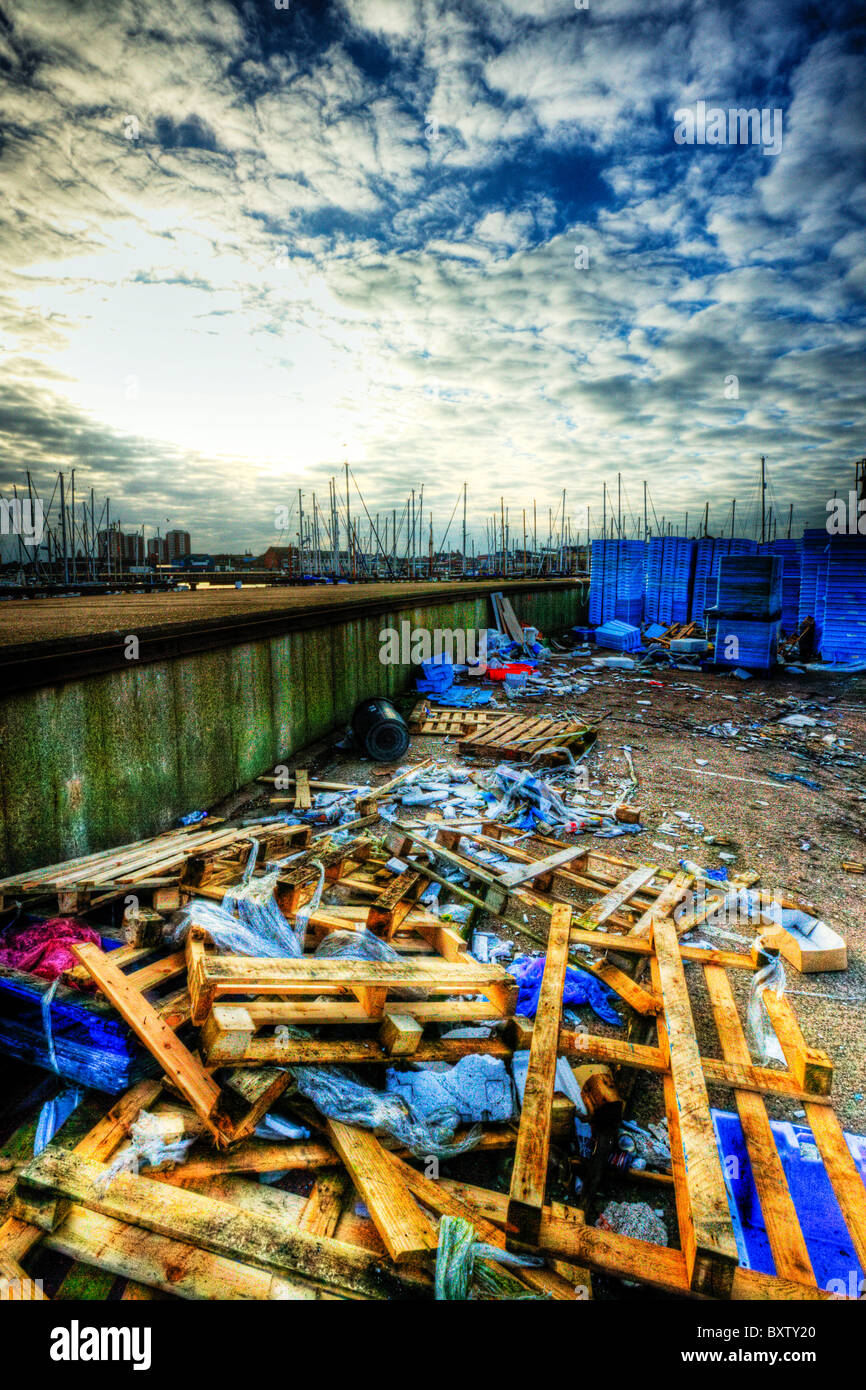 2011-Grimsby Docks auf einen seltenen Tag frei, Angeln im Niedergang Stockfoto