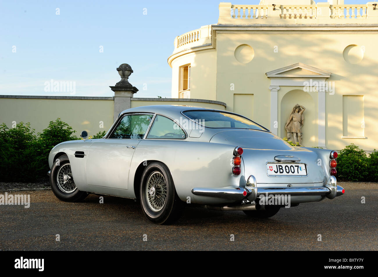 007 Goldfinger Aston Martin