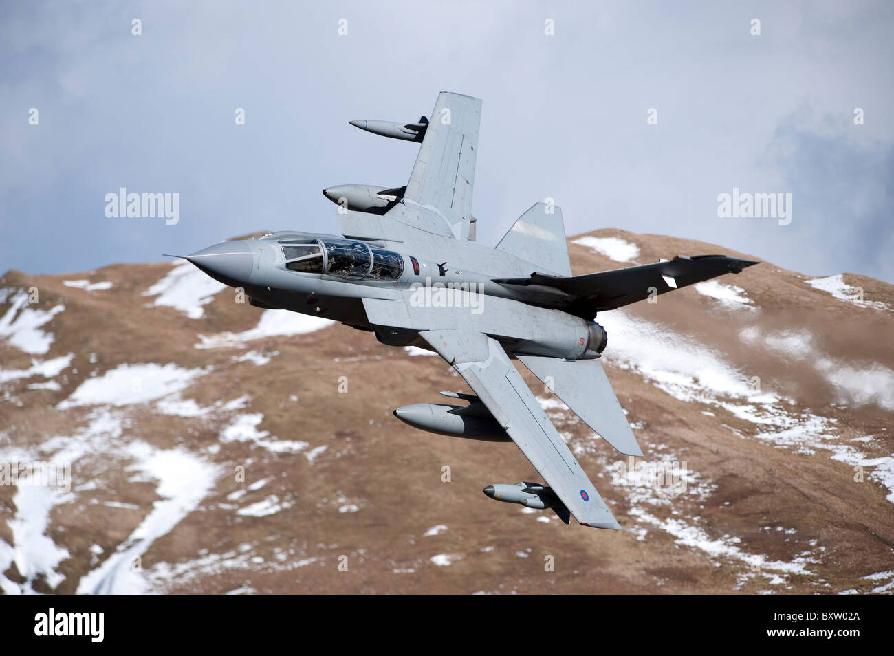 Eine Königliche Luftwaffe Tornado GR4 während niedrig fliegen Ausbildung in Nord-Wales. Stockfoto