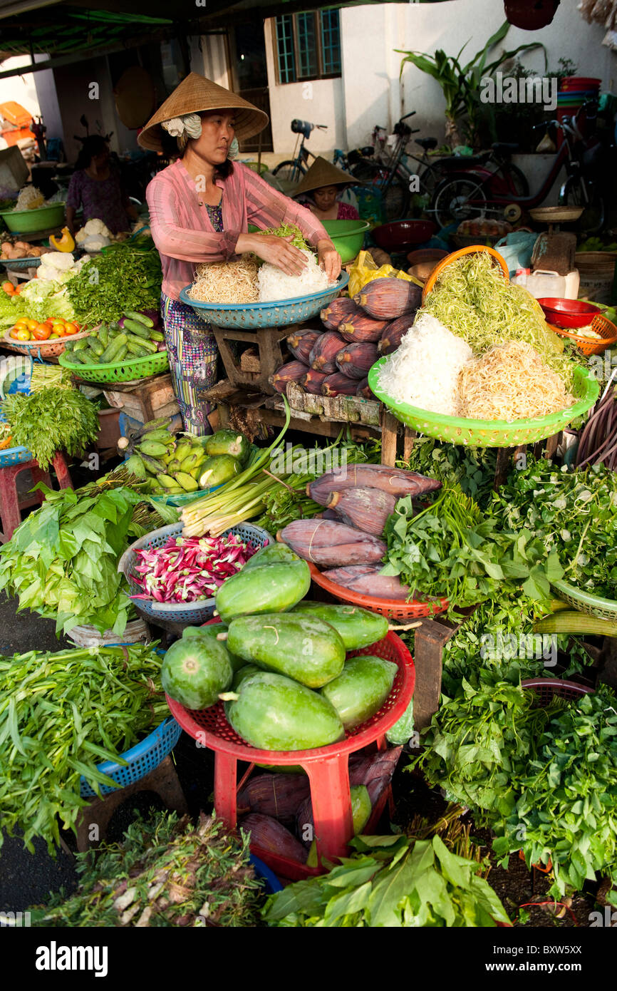 Gemüse lagern auf dem Markt, Vinh Long, Mekong-Delta, Vietnam Stockfoto