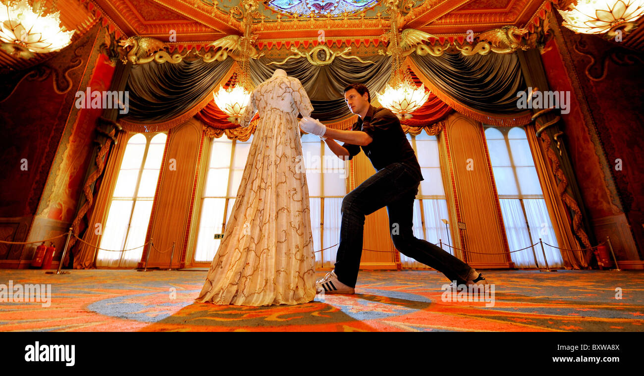 Kleid für Exzess-neue Ausstellung feiert Mode im Regency England. Eröffnung in Brighton, Sussex, Großbritannien.Bild Jim Holden - nur für redaktionelle Verwendung Stockfoto