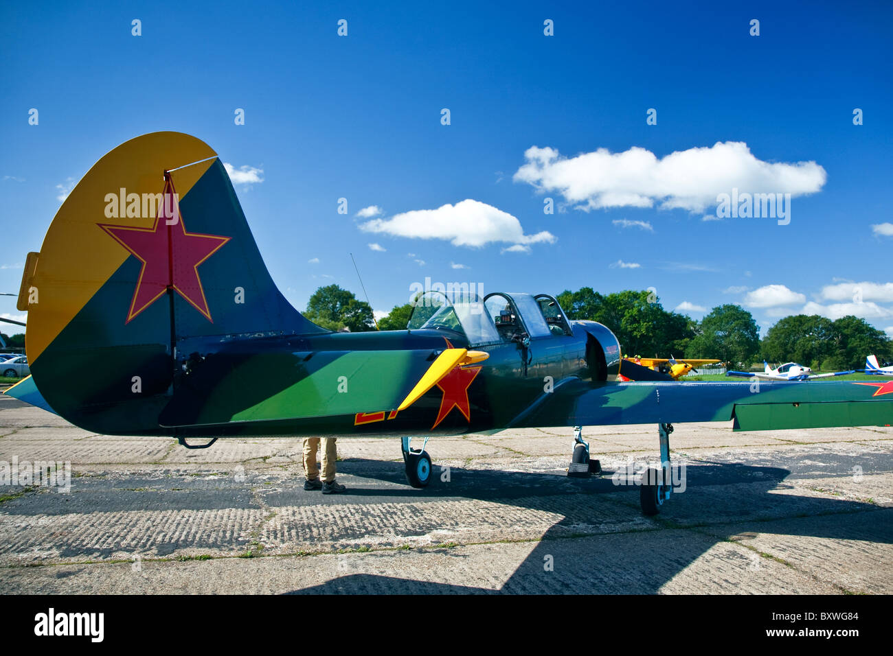 Jakowlew Jak-52 sowjetischen Trainer Flügel & Räder anzeigen, Dunsfold 2010 Stockfoto