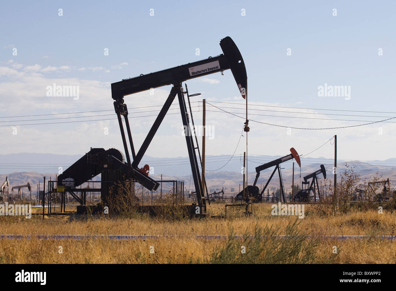 Oil pump jack usa -Fotos und -Bildmaterial in hoher Auflösung – Alamy