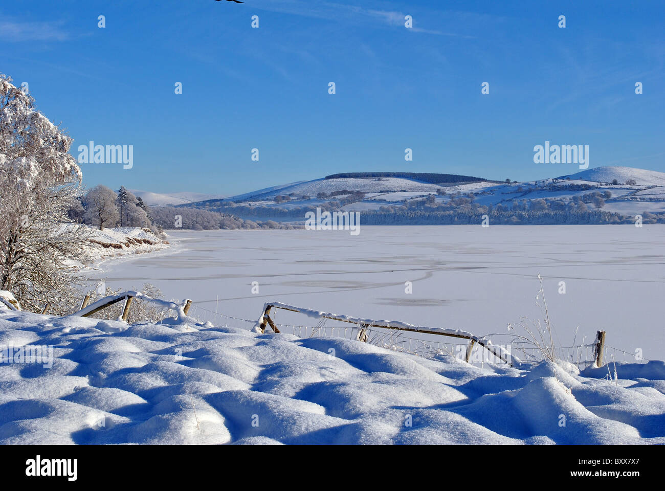 Weite des gefrorenen Wassers Stockfoto