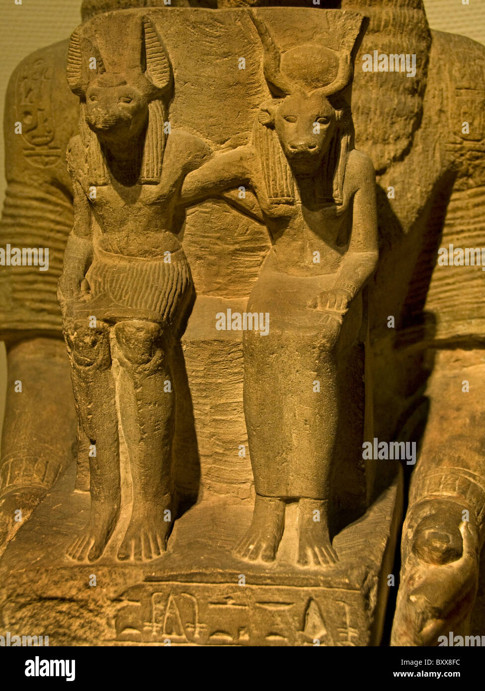 Statue Angeriautef Gruftkönig Schriftsteller Autor Schreiber Ägypten ägyptische Anoebis en Hathor 1250 BC Stockfoto