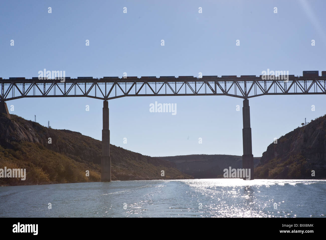 Pecos High Bridge, ein Stahl Deck-Fachwerk-Stil trägt der Southern Pacific Railroad über Pecos River Gorge im Südwesten Texas. Stockfoto