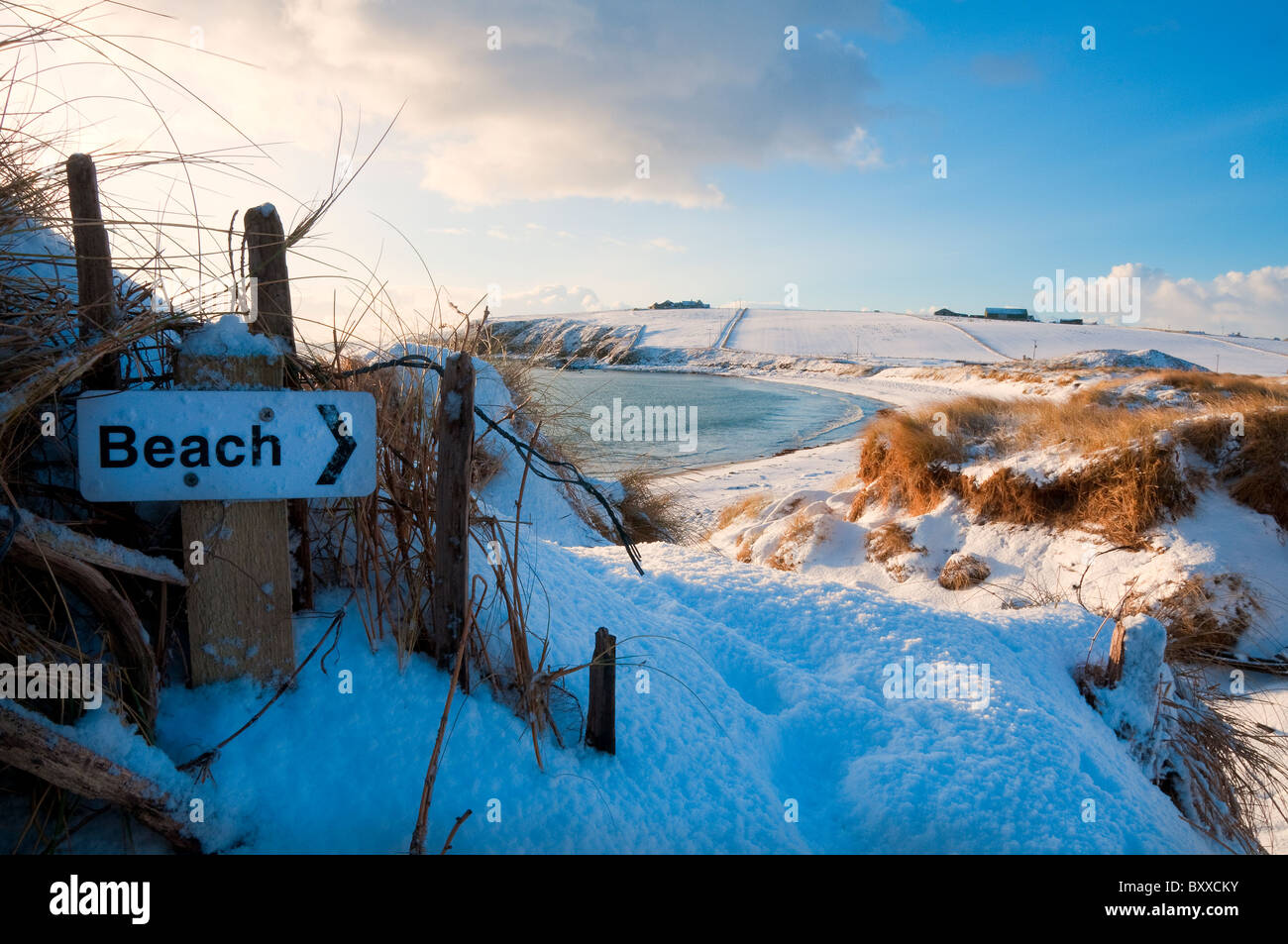 Eine überdachte Schneestrand in Schottland Stockfoto