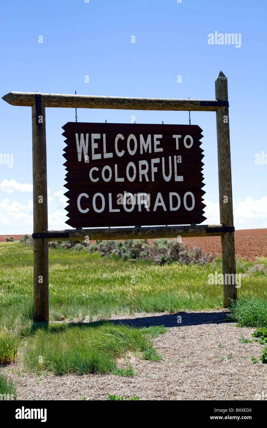 Herzlich Willkommen Sie in der bunten Colorado Straßenschild entlang US Route 491 östlich von Montecello, Utah, USA. Stockfoto