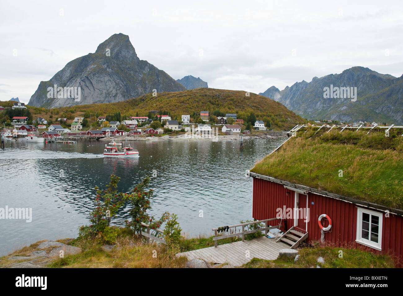 Fischerhütte, Rorbu, Reine auf Lofoten, Norwegen Stockfoto