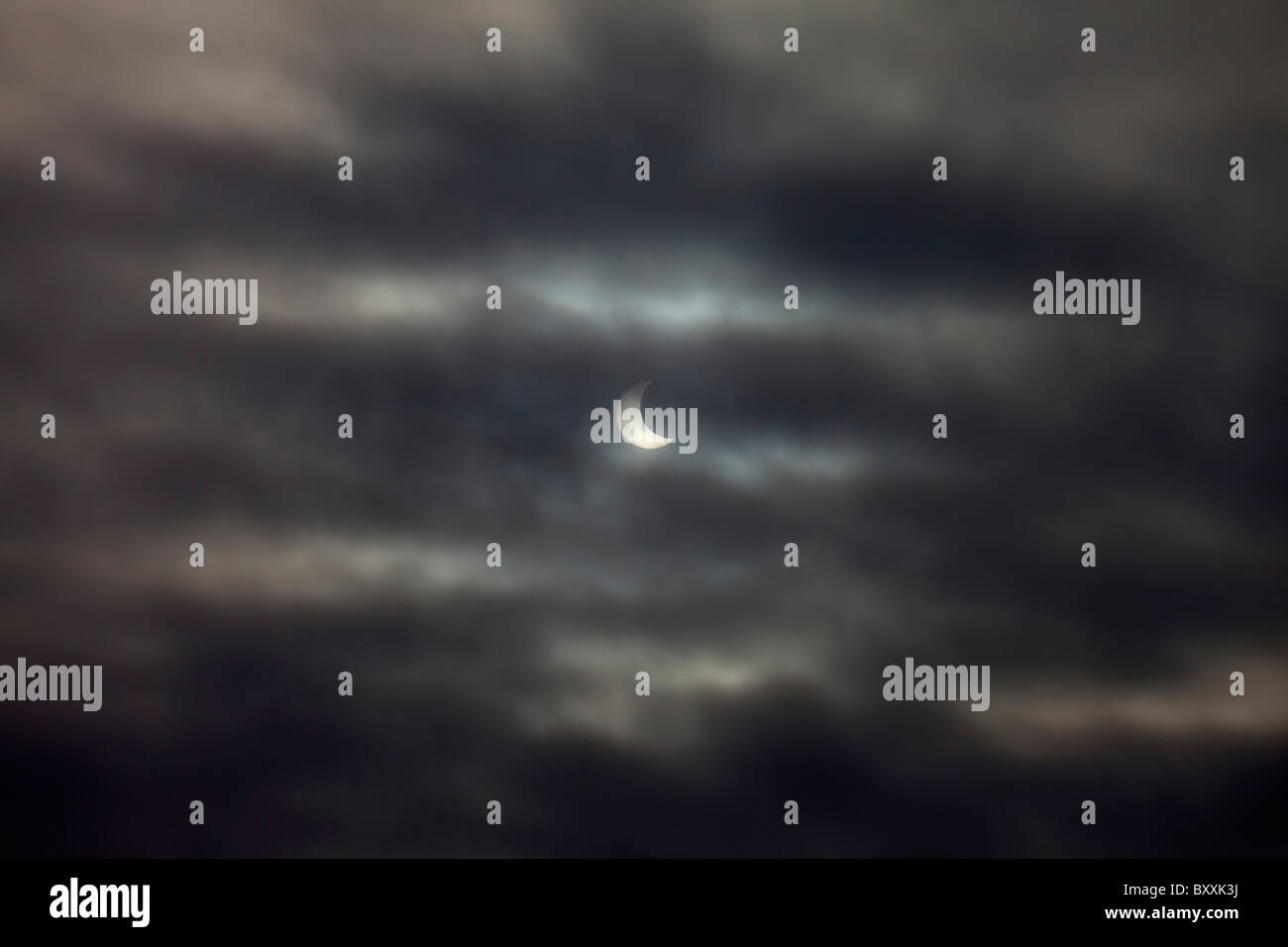 Unvollständig, überfliegen Sie die Wolken, die Sonnenfinsternis in Moskau 01.04.1911 Stockfoto
