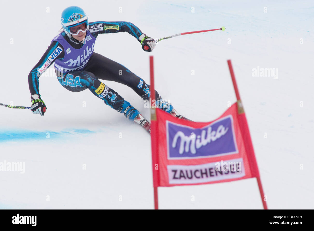 ZAUCHENSEE ÖSTERREICH. 01.08.2011. der downhill-Rennen Teil des FIS Damen Alpin Weltcup-Speed-Rennen in Zauchensee Österreich. Stockfoto