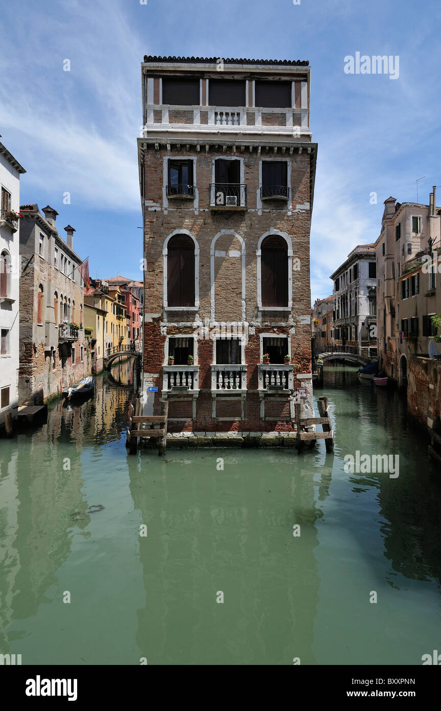 Venedig. Italien. Rio di San Giovanni (links) & Rio della Tetta, Castello. Stockfoto