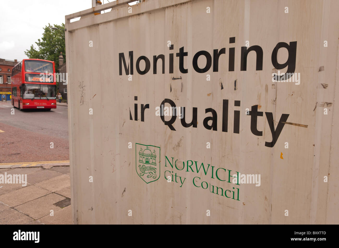 Eine Maschine zur Überwachung der Luftqualität in Norwich, Norfolk, England, Großbritannien, Uk Stockfoto