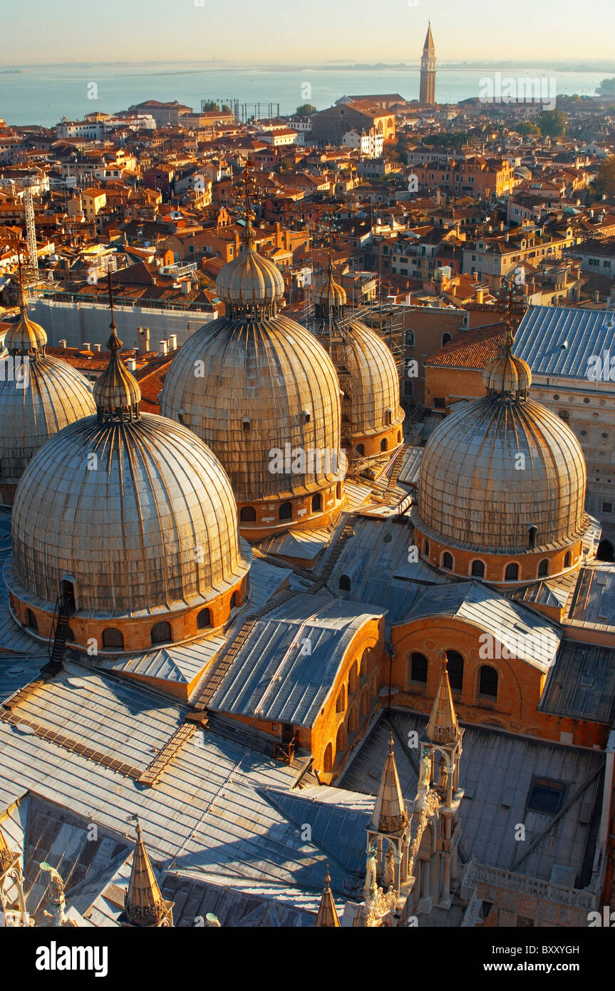 Arial Ansicht von Saint Mark und Petersplatz mit Dogenpalast Palace - Venedig - Italien Stockfoto