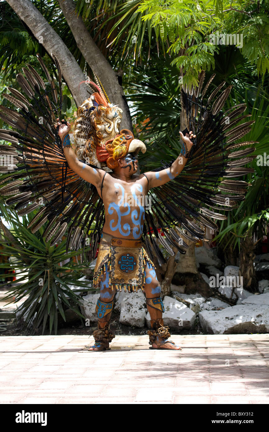 Maya-Tänzerin in Adler Kostüm, Tulum, Cancún, Quintana Roo, Halbinsel Yucatán, Mexiko, Yucatan, Maya-Indianer, alten Maya Stockfoto